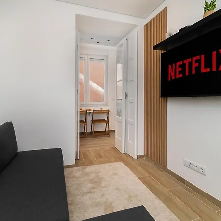 Whome Hideaway Family *