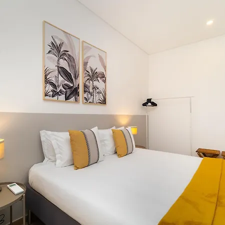 Whome Hideaway Family